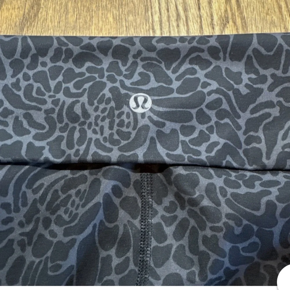Lululemon Wunder Under Pant High-Rise Roll Down Full-On Luxtreme Petal Camo sz 2